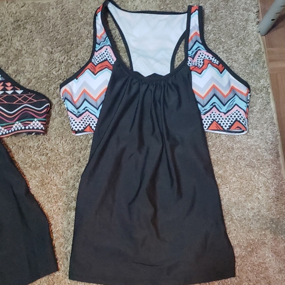 Swimsuit Set - Picture 2 of 5